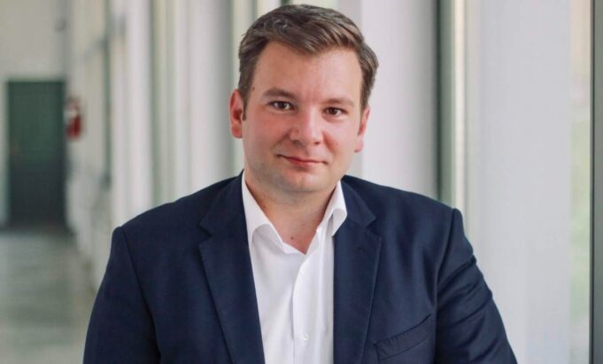 Acestea au fost motivațiile mele, niște valori și niște principii de a exista netrucat în lumea pe care o simțeam tot mai viciată.