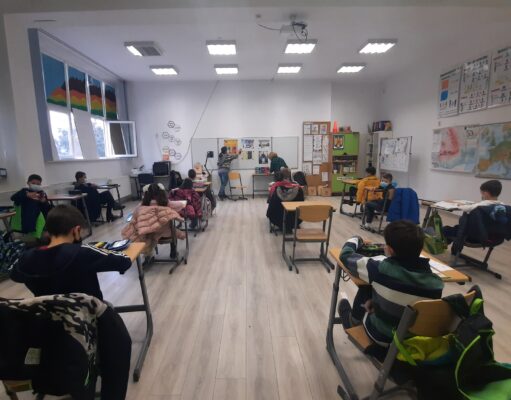 Triunghiul echilateral al educației chiar funcționează, atâta vreme cât laturile rămân egale