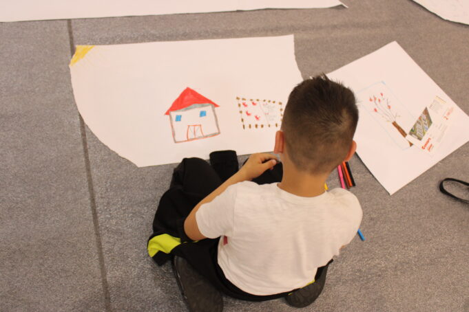 Terapia prin joacă și educația făcută cu blândețe